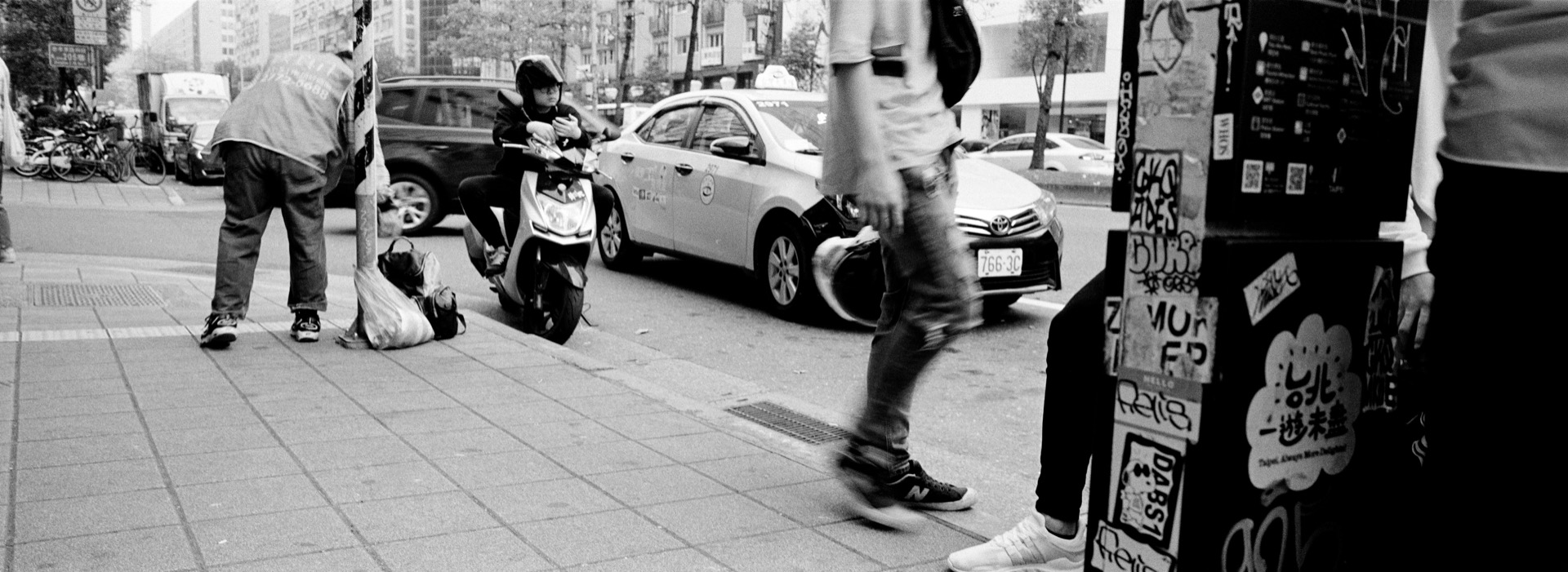 Scooters in Taipei 7
