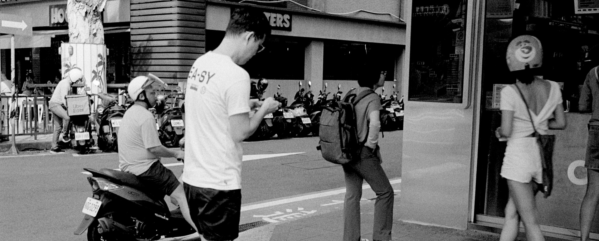 Scooters in Taipei 32